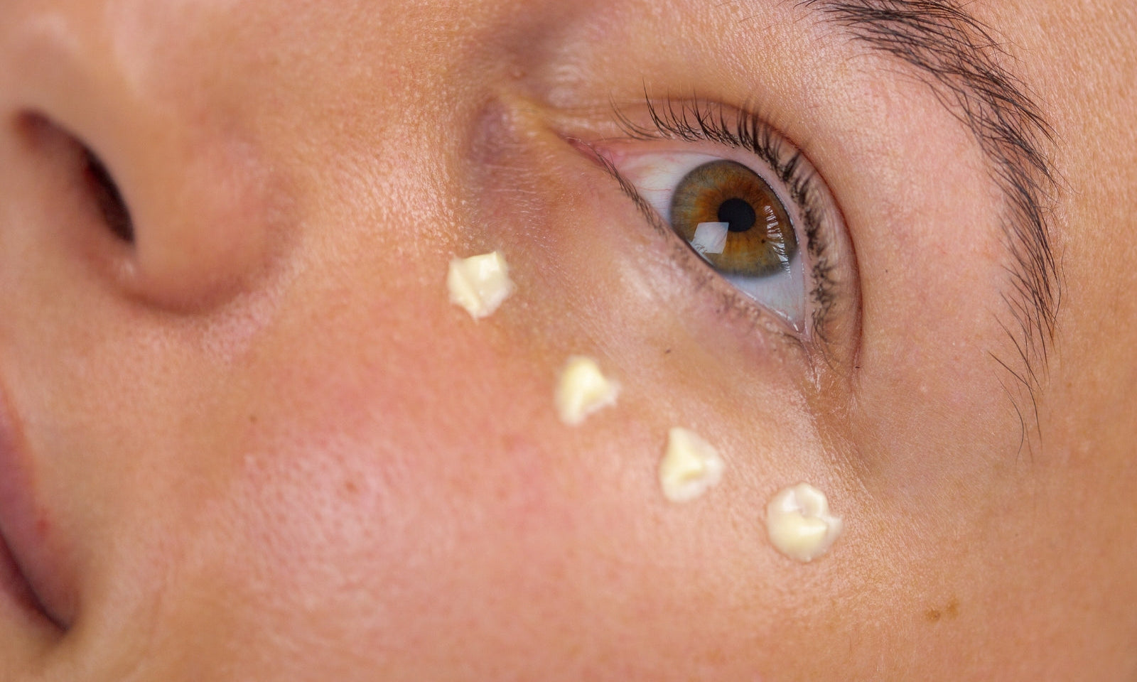 4 Proven Benefits Of Using Eye Cream For Dark Circles