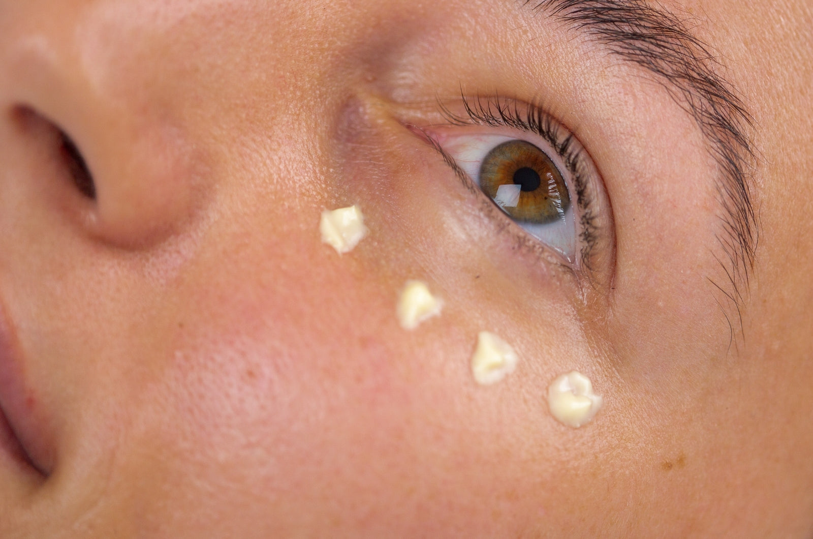 4 Proven Benefits Of Using Eye Cream For Dark Circles
