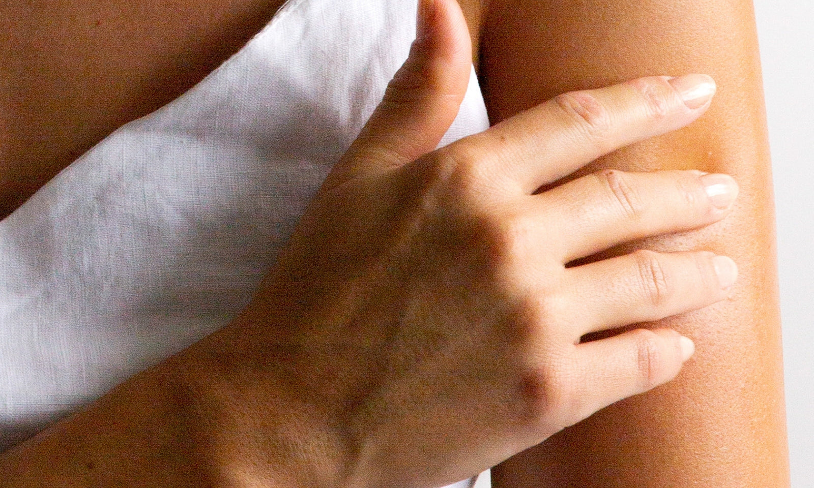 Why Holistic Skincare May Be Better Than Acne Body Wash